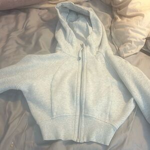 Lululemon size 2 light gray, cropped  scuba
